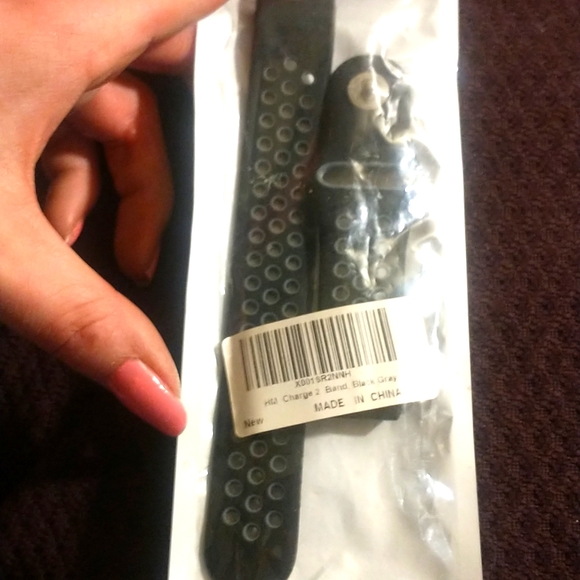 FITBIT HM Charge 2 interchangeable Silicone Black & Grey Wristwatch Sports Band - Picture 7 of 7